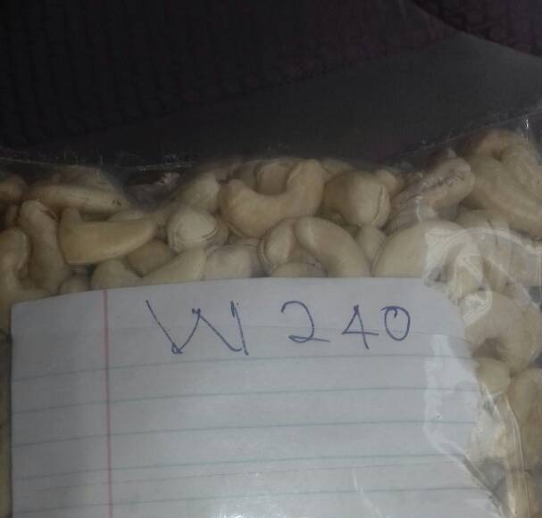 Picture of Cashew kernels