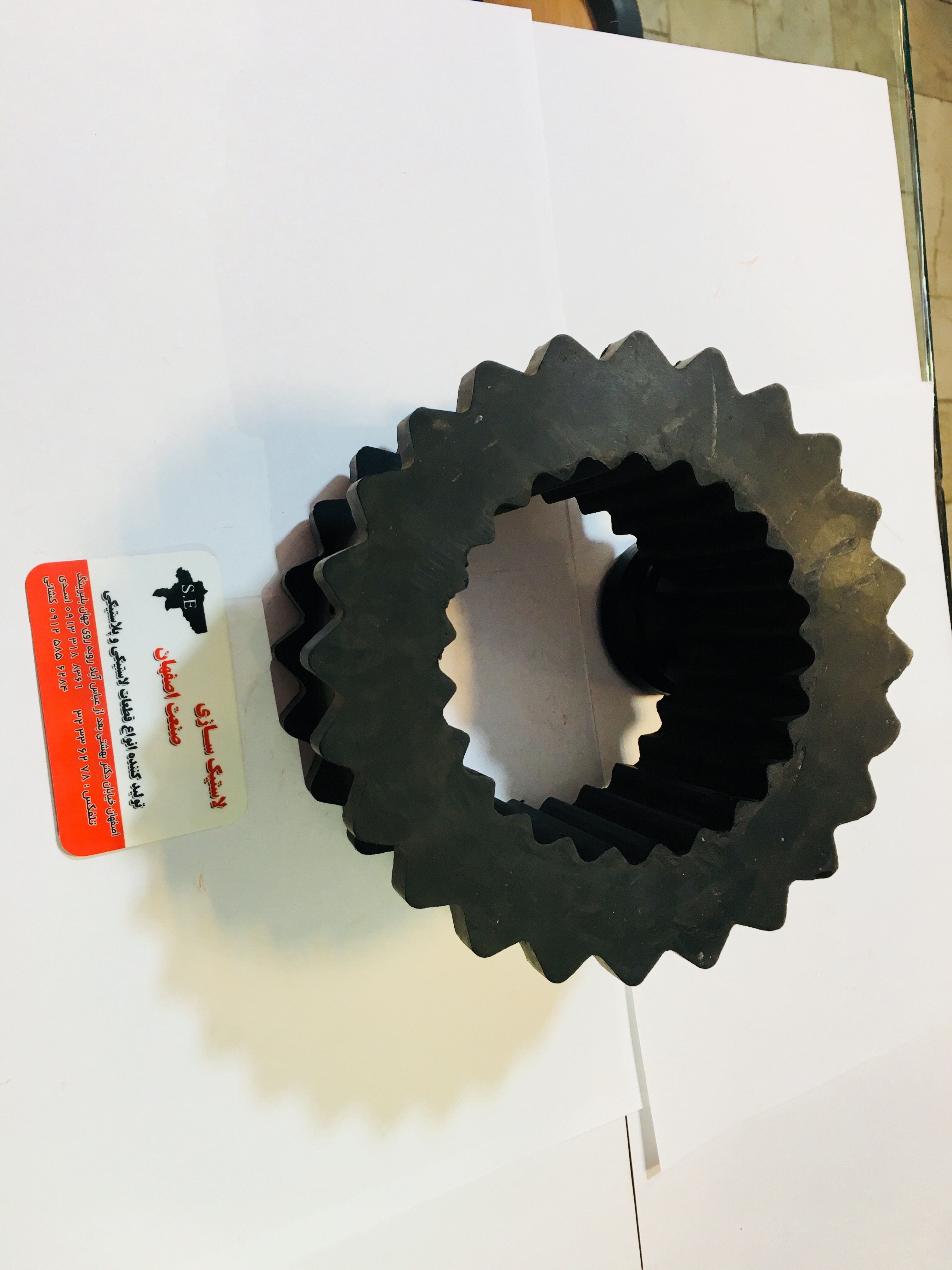 تصویر  طراحى وتولید انواع قطعات لاستیکى