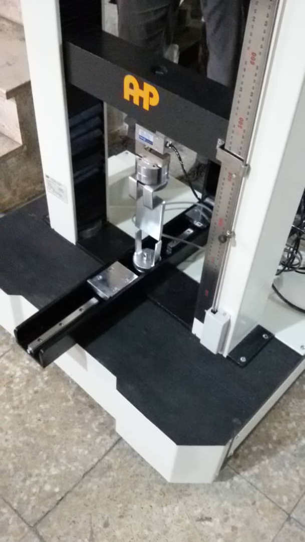 تصویر  دستگاه تست کشش پروفیل upvc