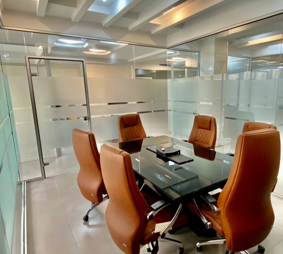 تصویر  پارتیشن شیشه ای فریلمس