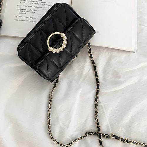 Picture of Crossbody bag female summer 2022 new trendy fashion rhombus chain bag small fragrance style one shoulder small square bag