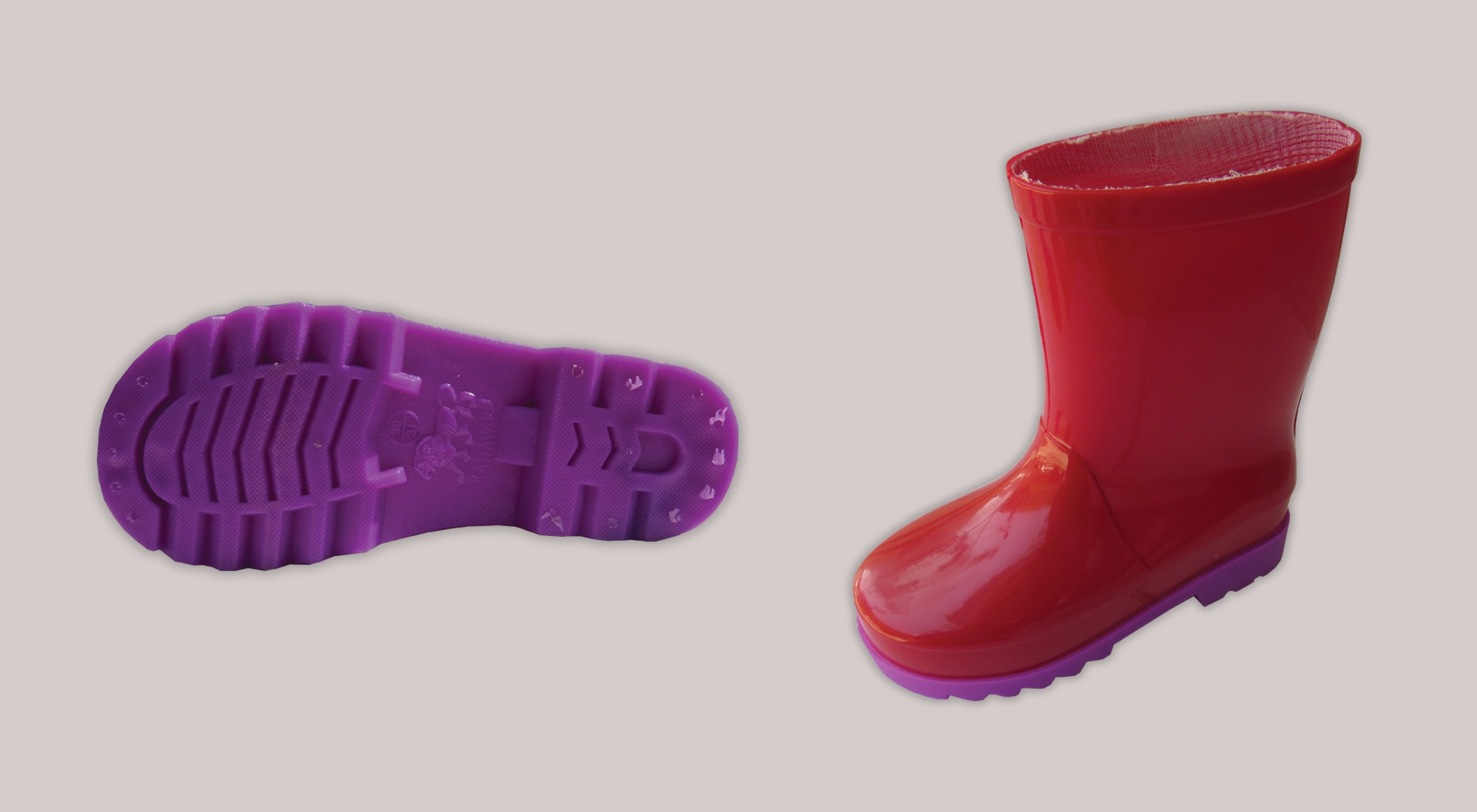 تصویر  چکمه بچگانه مواد نو